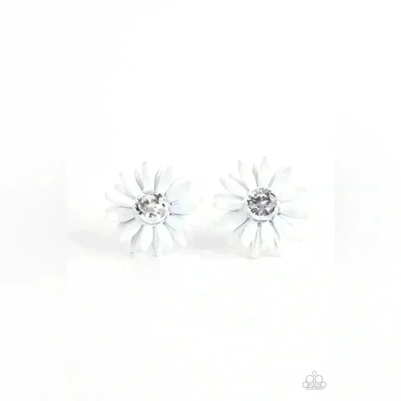 Daisy Earrings - Picture 2 of 3